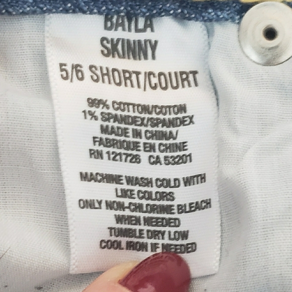 AEO Bayla Skinny 5/6 Short Light Destressed Jeans - Picture 7 of 7